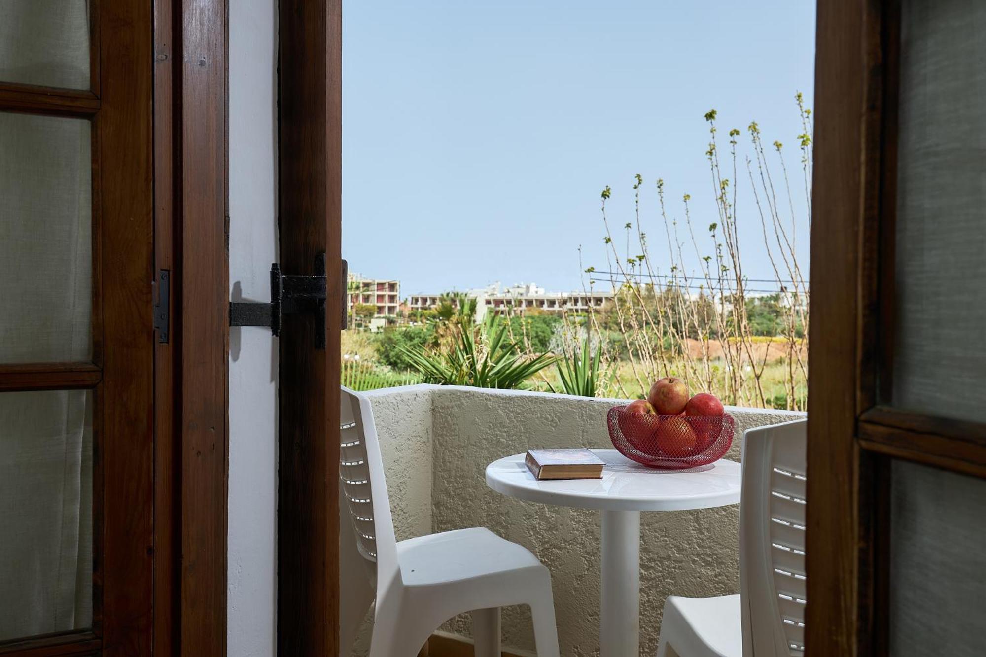 Mila Malia Studios Hotel Exterior photo