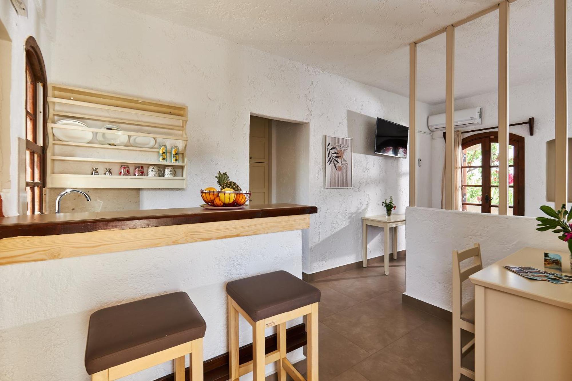 Mila Malia Studios Hotel Exterior photo